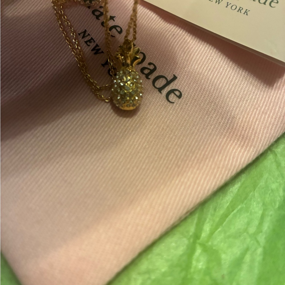 Kate Spade Pineapple Rhinestone Charm Gold Tone Chain Necklace New w Dustbag - Picture 3 of 5